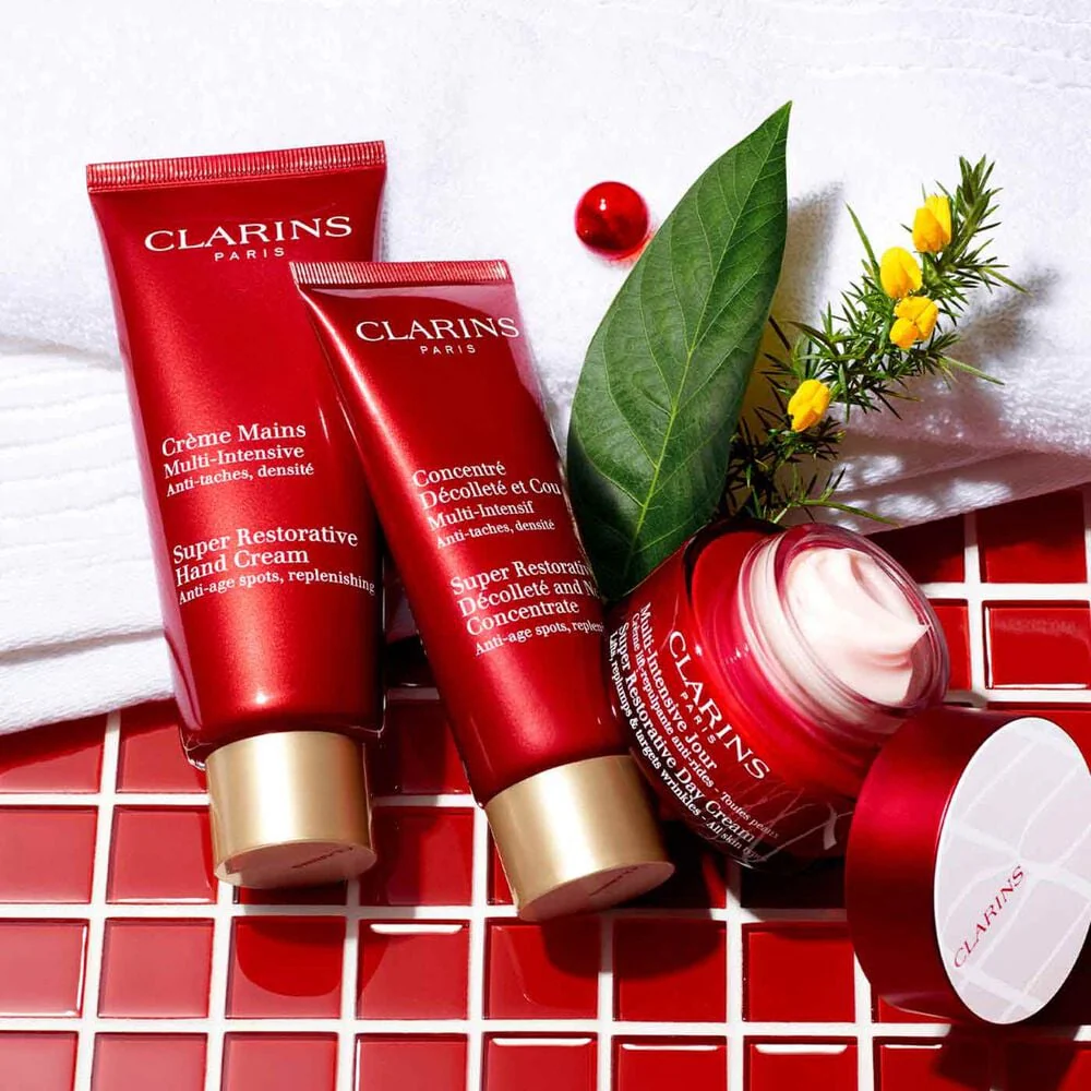 Clarins Super Restorative Neck Concentrate 75ml - Image 9