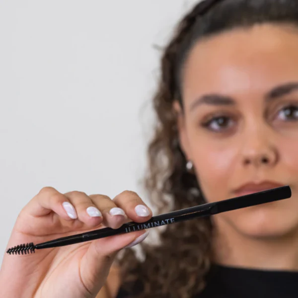 Illuminate Bold Brow Applicator - Image 2